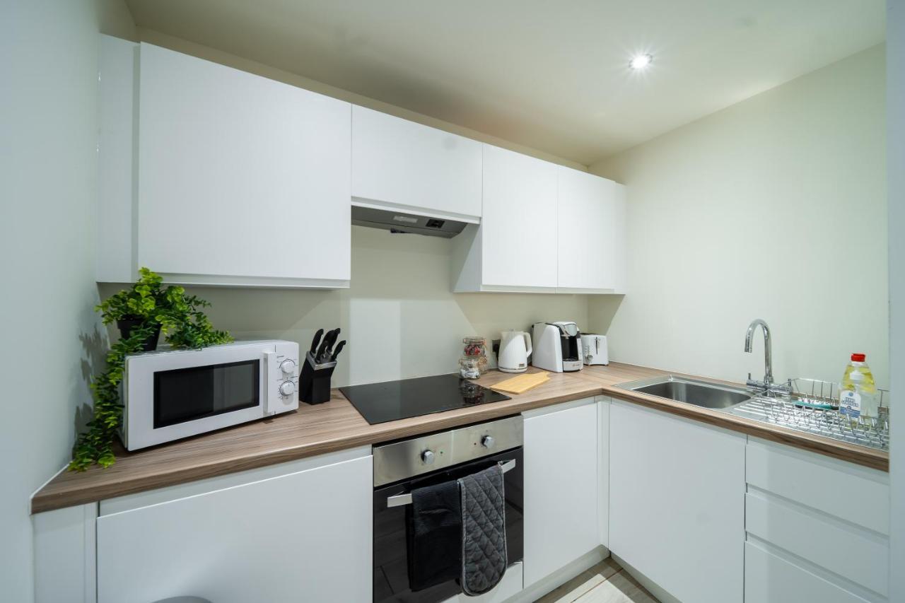 Bv Spacious 1-Bedroom Apartment Close To Town Center - Sleeps 6 브래드퍼드 외부 사진