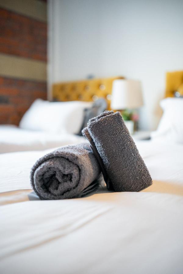 Bv Spacious 1-Bedroom Apartment Close To Town Center - Sleeps 6 브래드퍼드 외부 사진