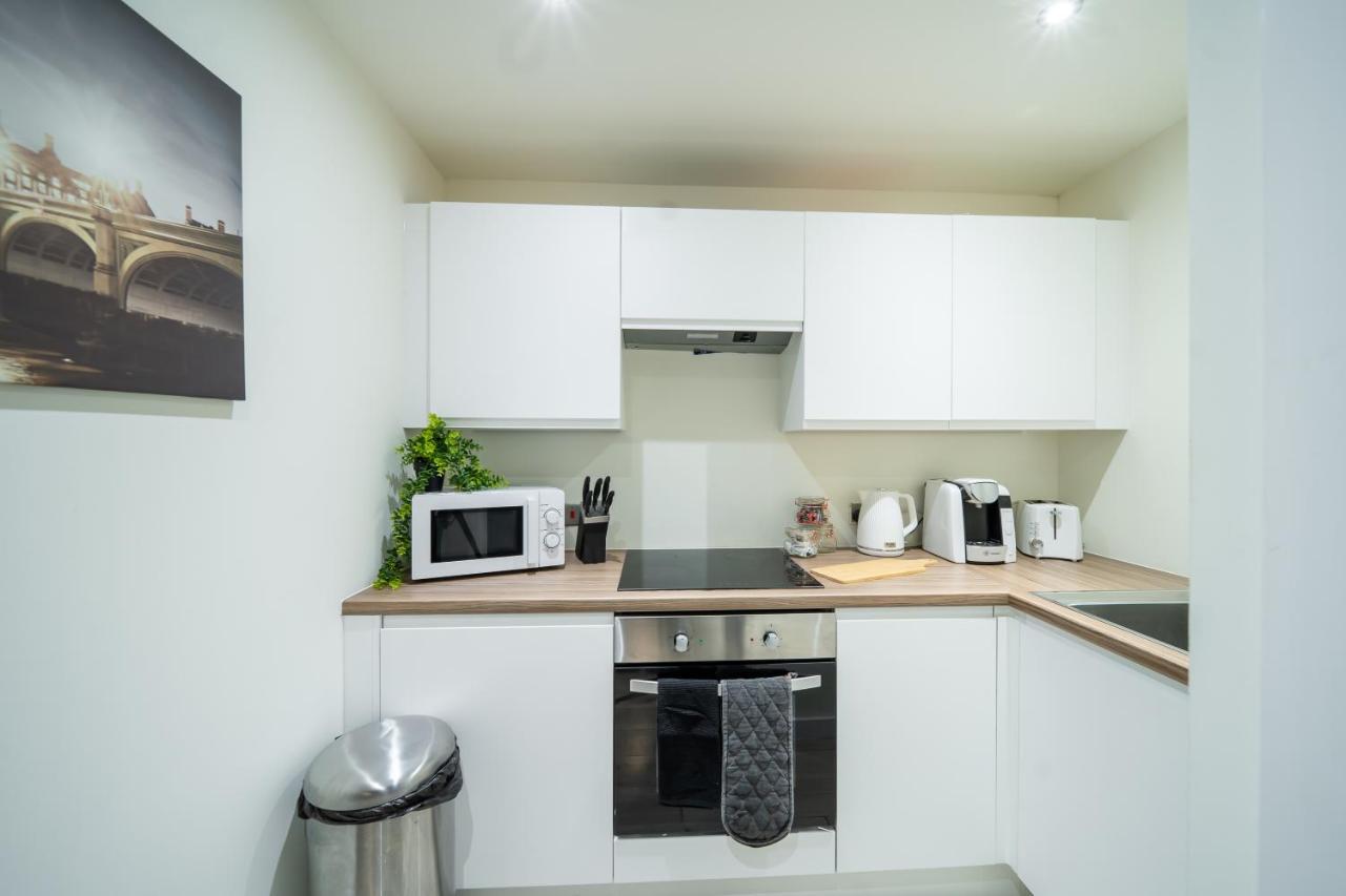 Bv Spacious 1-Bedroom Apartment Close To Town Center - Sleeps 6 브래드퍼드 외부 사진