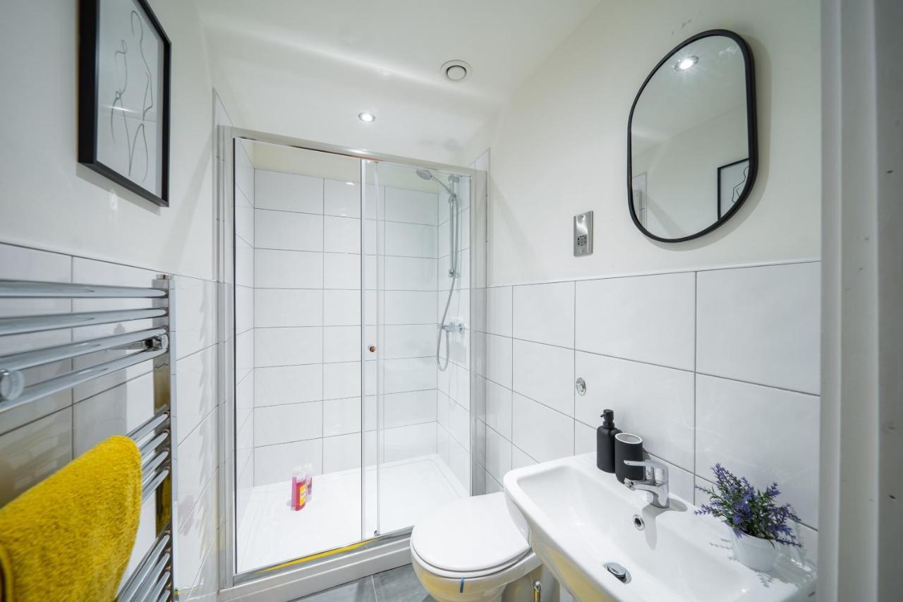 Bv Spacious 1-Bedroom Apartment Close To Town Center - Sleeps 6 브래드퍼드 외부 사진